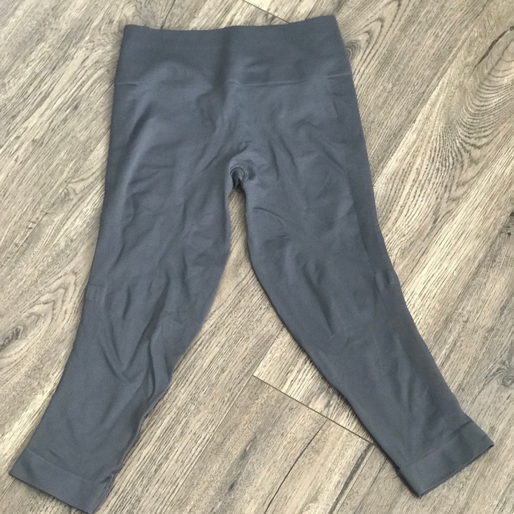 Lululemon Zone In Crop Size 10